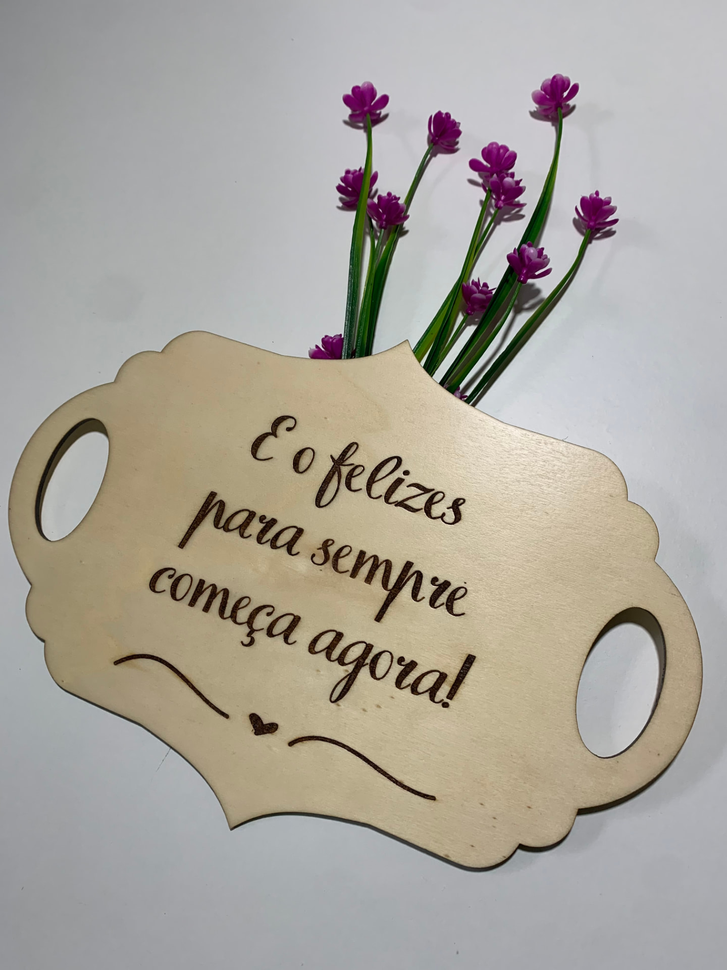 Placas de entrada na igreja
